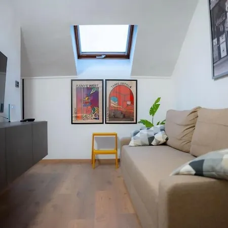 Apartment Hulu
